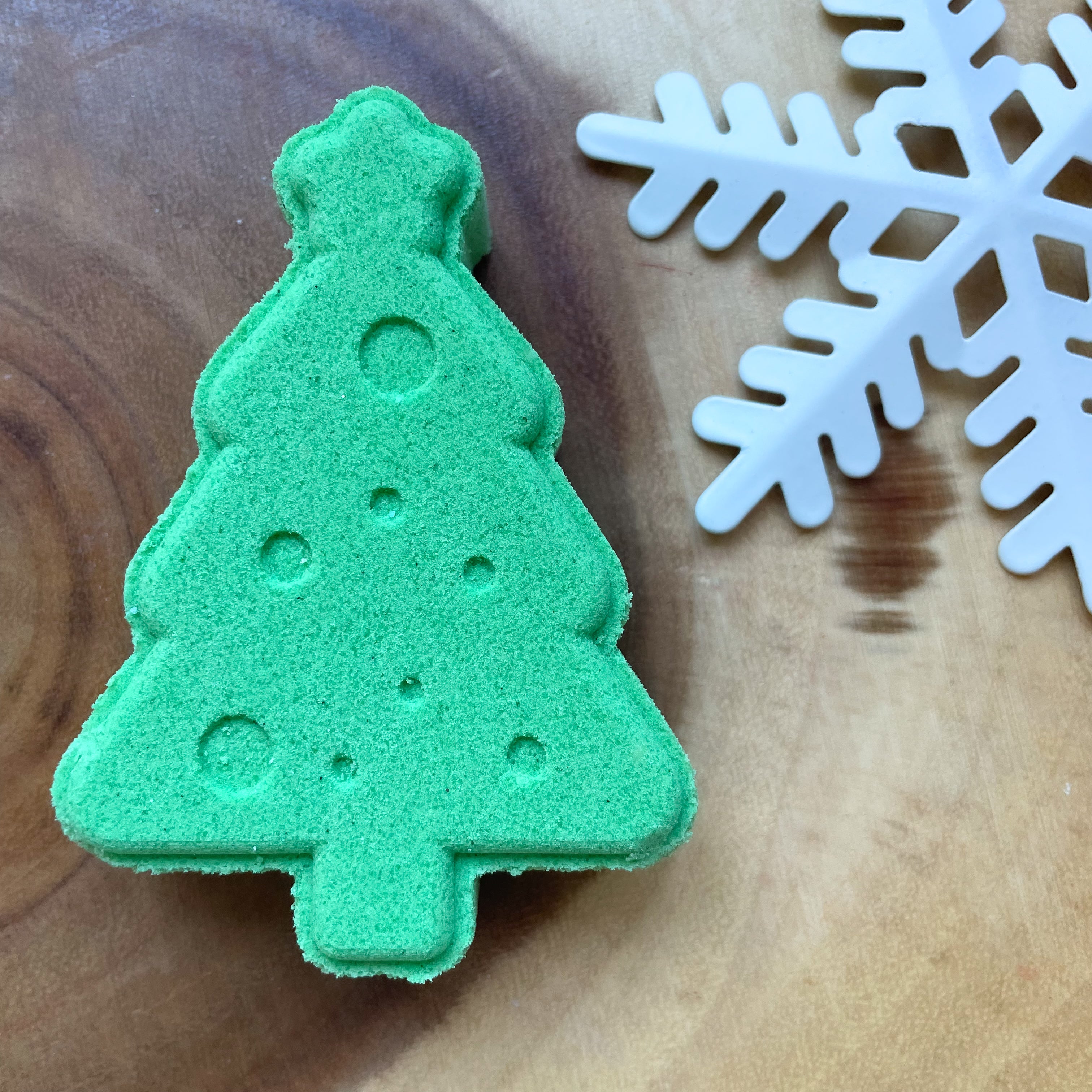 Christmas Tree | Bath Bomb | with goat milk | 3.5 ounce